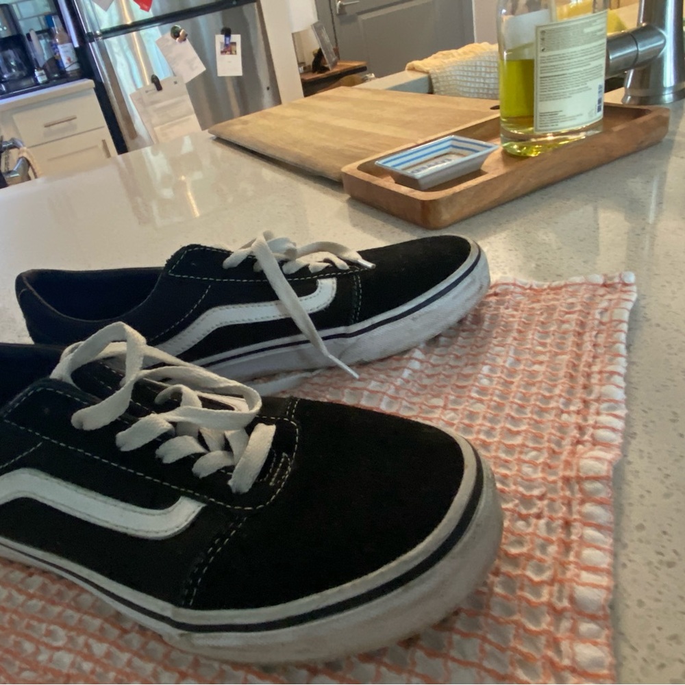 VANS - Picture 3 of 4